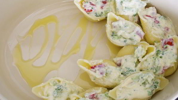 ракушечная паста с соусом капоната