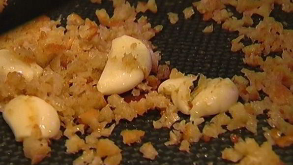 сицилийские спагетти с пряным оливковым маслом