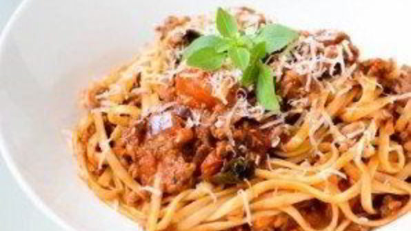 спагетти болоньезе