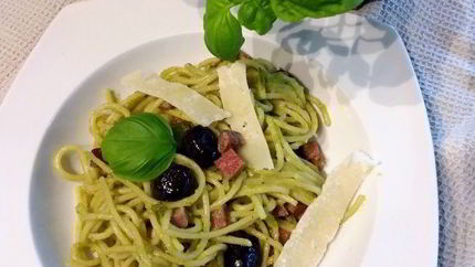 Спагетти под соусом из авокадо