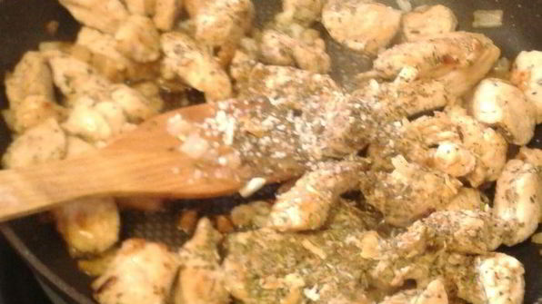 спагетти с индейкой и творожным сыром