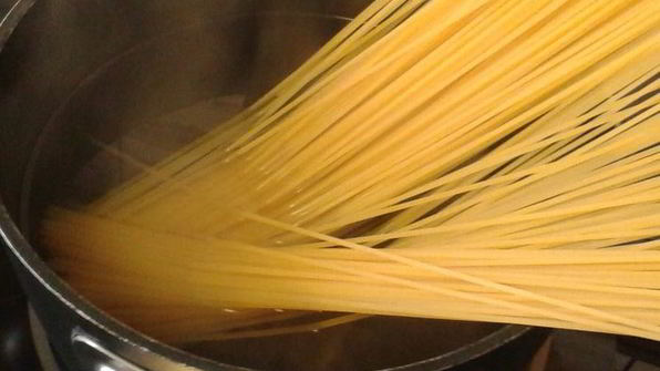 спагетти с индейкой и творожным сыром