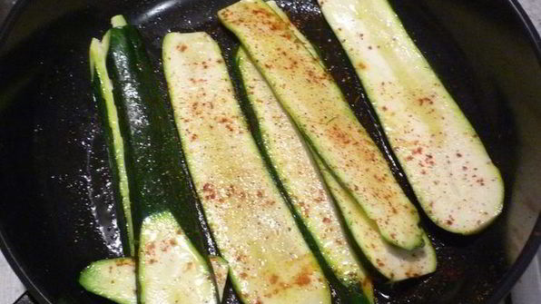 спагетти с цукини и миндально-чесночным соусом