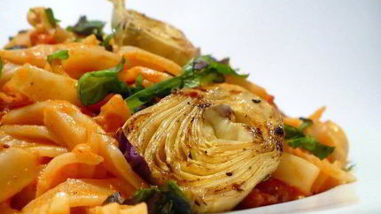 Тальятелле с нежнейшим томатным соусом и жареными артишоками