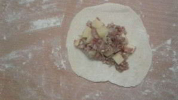 манты из слоеного теста