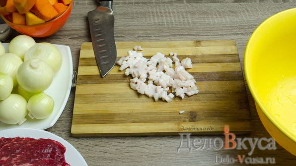 манты с мясом и тыквой в мультиварке