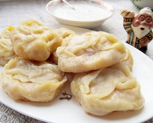 Манты с тыквой и луком