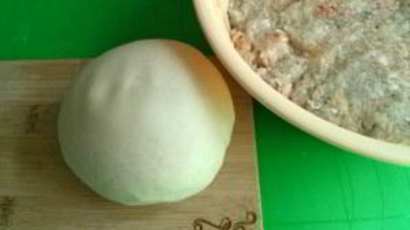 манты с тыквой и мясом в мультиварке