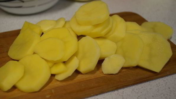 мясо по-французски с грибами и помидорами