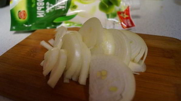 мясо по-французски с грибами и помидорами