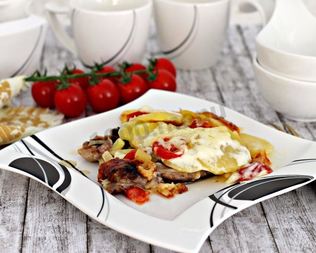 Мясо по-французски в мультиварке с картофелем