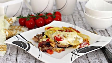 Мясо по-французски в мультиварке с картофелем