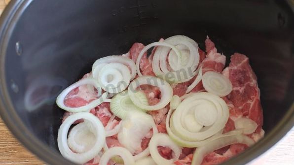 мясо по-французски в мультиварке с картофелем