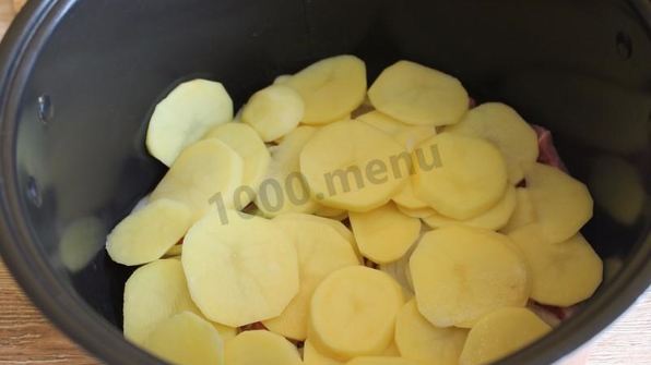 мясо по-французски в мультиварке с картофелем