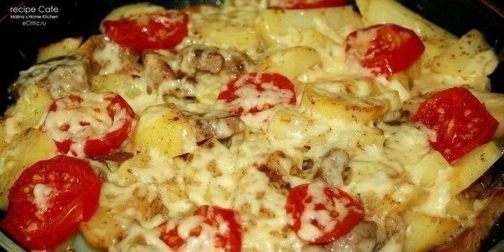 Рецепт свинины с картофелем, запеченная под сыром на сковороде по-французски