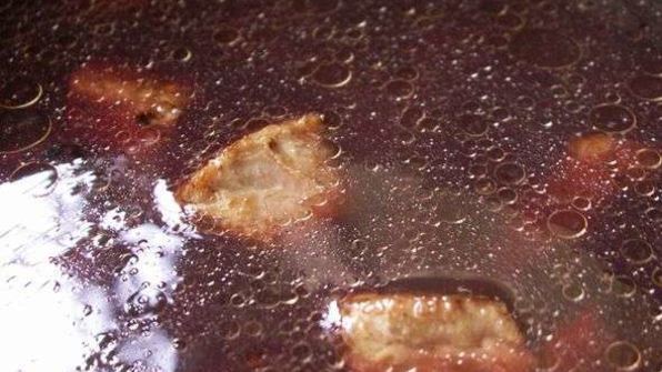 говядина в красном вине