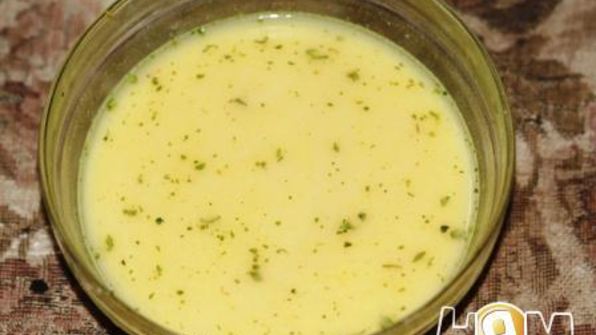 куриная голень с чесноком в ароматном соусе