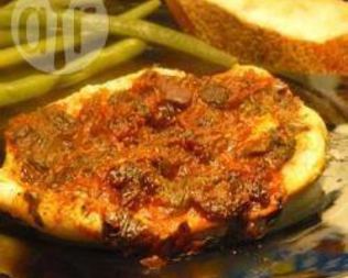 Куриные грудки в фольге с пикантным соусом