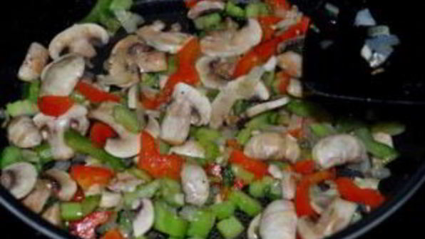 курица кусочками с овощами в духовке