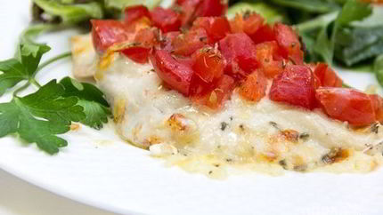 Курица с помидорами и сыром в духовке