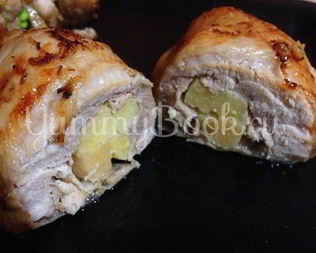 Курица в имбирно-апельсиновом маринаде, фаршированная айвой