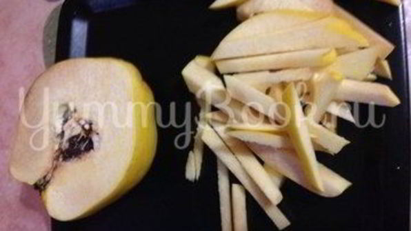 курица в имбирно-апельсиновом маринаде, фаршированная айвой