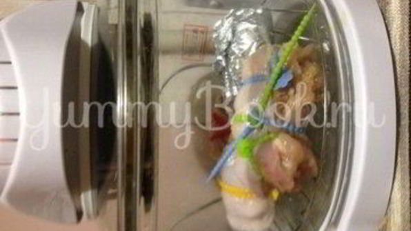 курица в имбирно-апельсиновом маринаде, фаршированная айвой