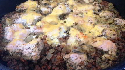 Курица запеченая с гречкой