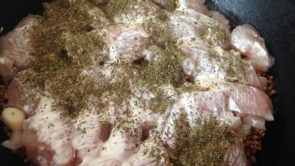 курица запеченая с гречкой