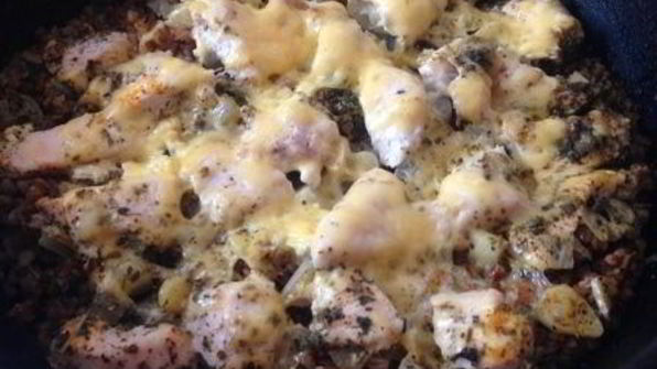 курица запеченая с гречкой