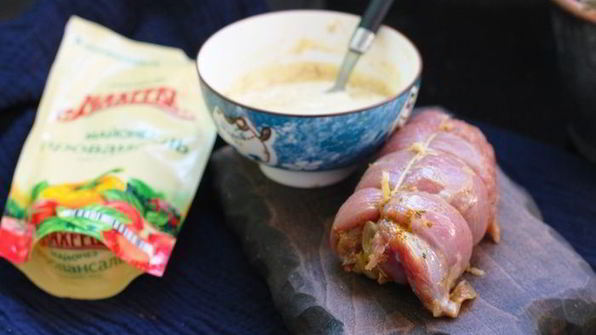 мини-рулеты из индейки, фаршированные лисичками