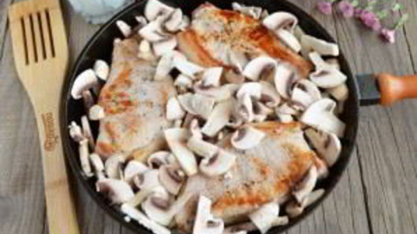 мясо под грибочками