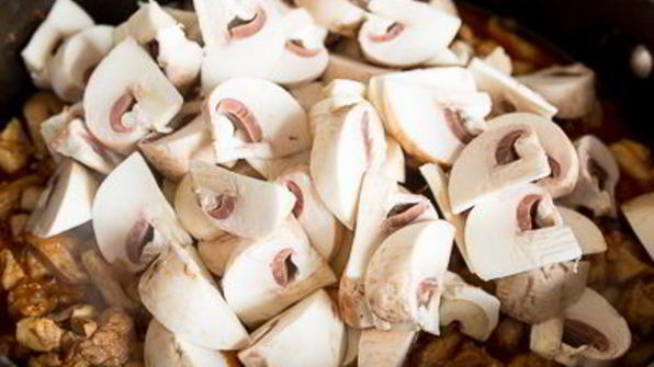 паприкаш из курицы с грибами