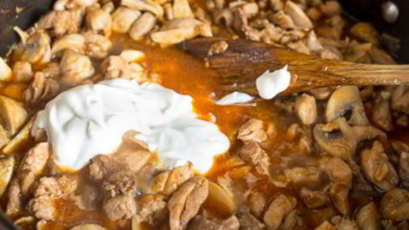 паприкаш из курицы с грибами