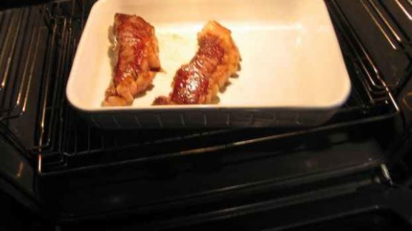 ростбиф под соусом с перцем