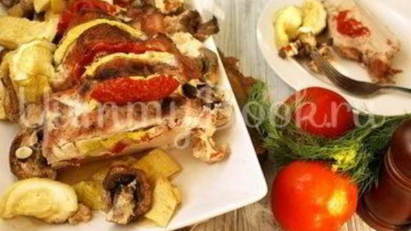 свинина запеченная с овощами и грибами