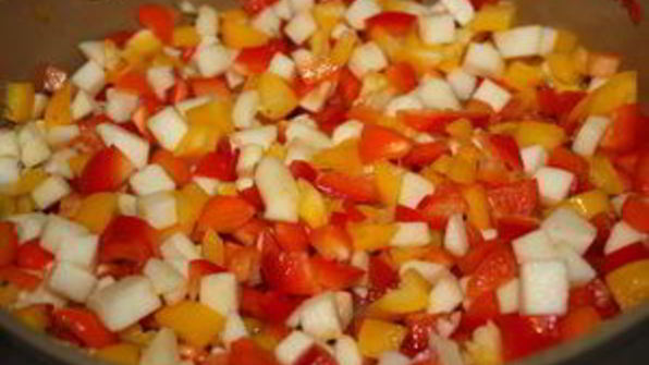 свиные отбивные с гарниром из сладкого перца