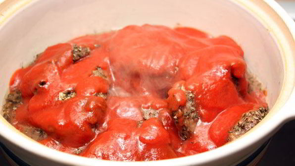 тушеная говядина в томатном соусе