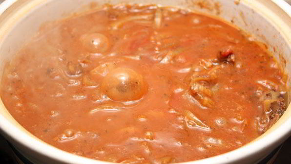 тушеная говядина в томатном соусе