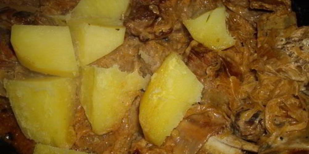 Рецепт тушеных говяжьих ребрышек с картошкой