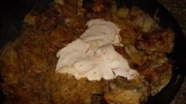 тушеные говяжьи ребрышки с картошкой