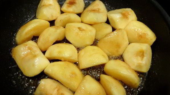 утиная грудка с карамелизированными яблочками