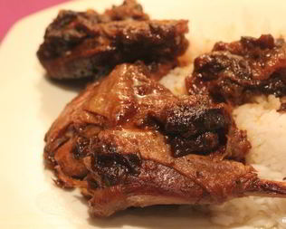 Утка, тушенная с черносливом