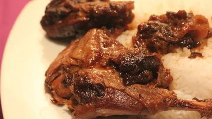 Утка, тушенная с черносливом