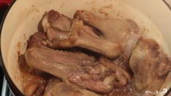 утка, тушенная с черносливом