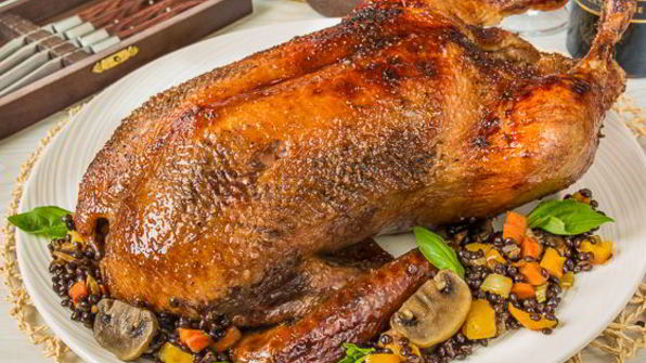 запеченная утка в лаймово-медовой глазури