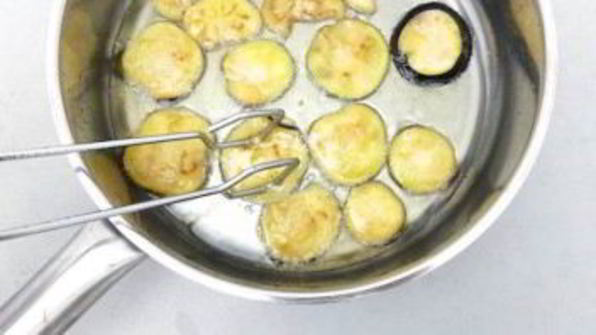 баклажаны, жаренные в панировке