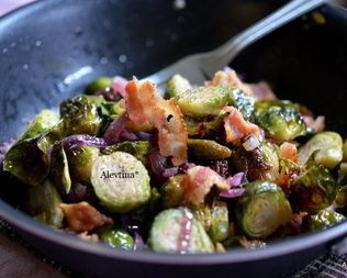 Брюссельская капуста с беконом