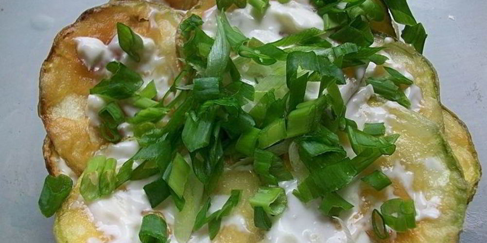 Рецепт кабачков, жареных в муке с чесноком