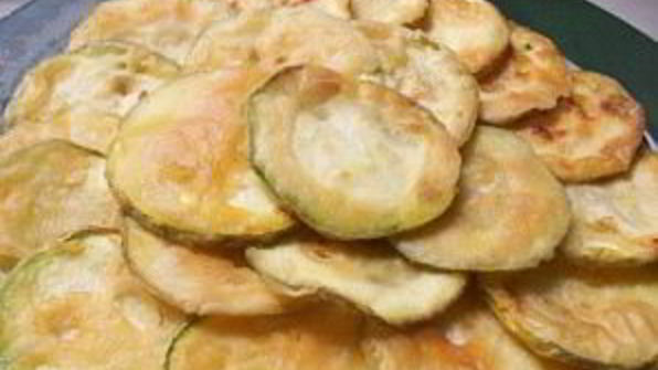 кабачки, жареные в муке с чесноком